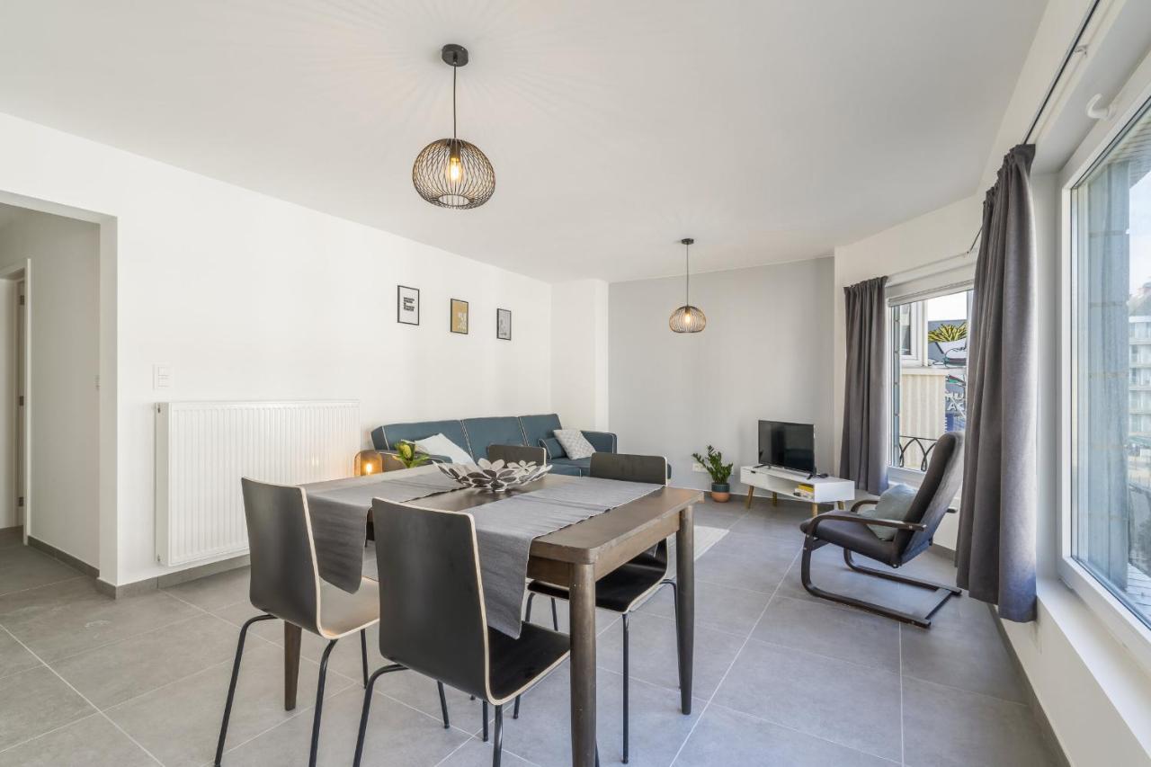 Delightful family apartment at only 50 meters from the beach / Panne A Côte La Panne Extérieur photo