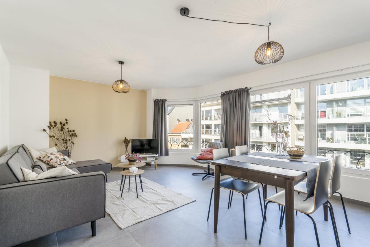 Delightful family apartment at only 50 meters from the beach / Panne A Côte La Panne Extérieur photo