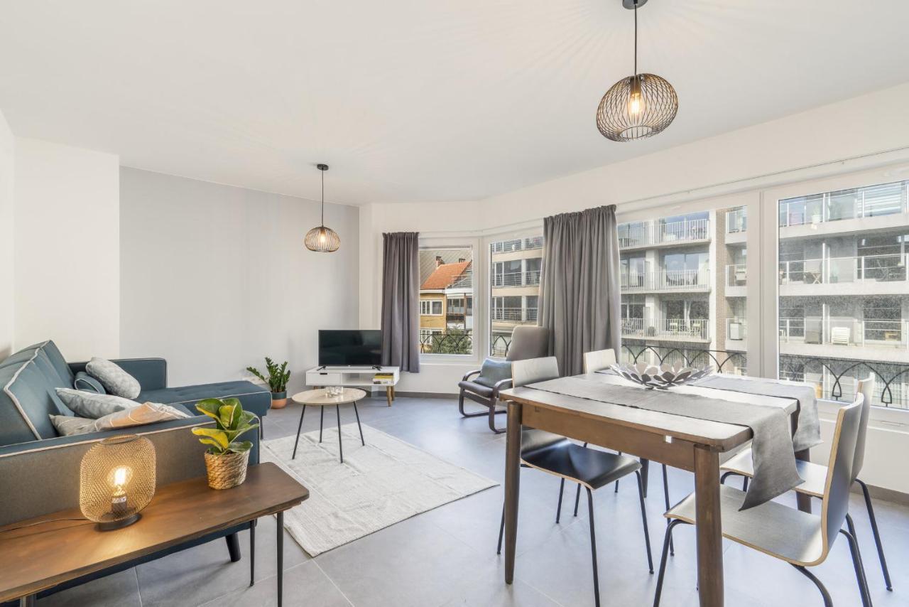 Delightful family apartment at only 50 meters from the beach / Panne A Côte La Panne Extérieur photo